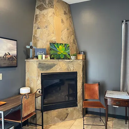 Sunset Suite - Cave Creek Guest Suites